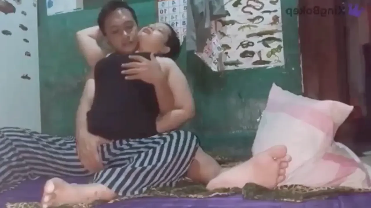 Istri Mau tidur gak jadi + malah diewe suami sampai klimaks...